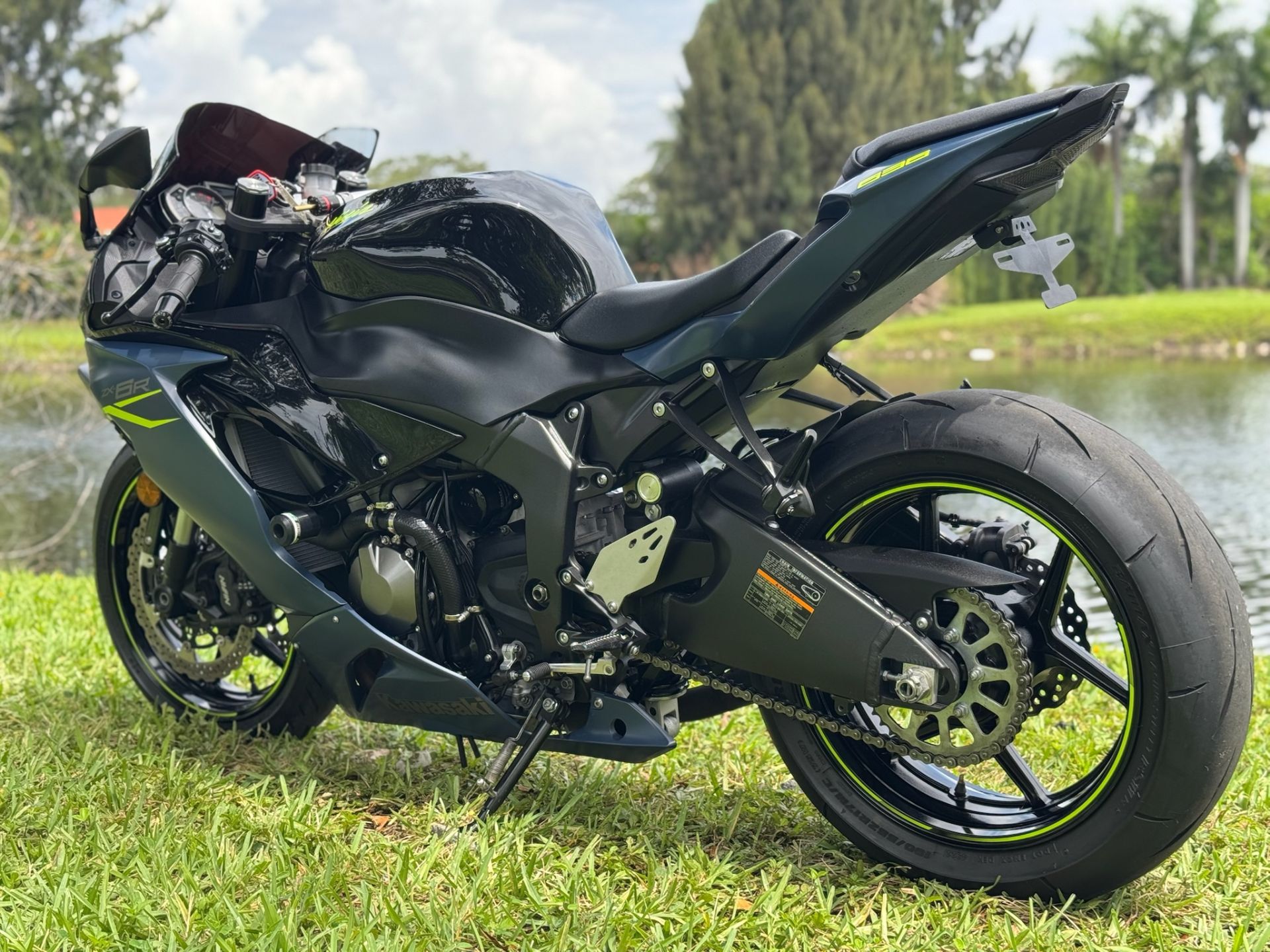 YOSHIHOKA V-21 軽量グライダー 1/12 2023 Kawasaki Ninja ZX-6R Green Diecast Finished Model