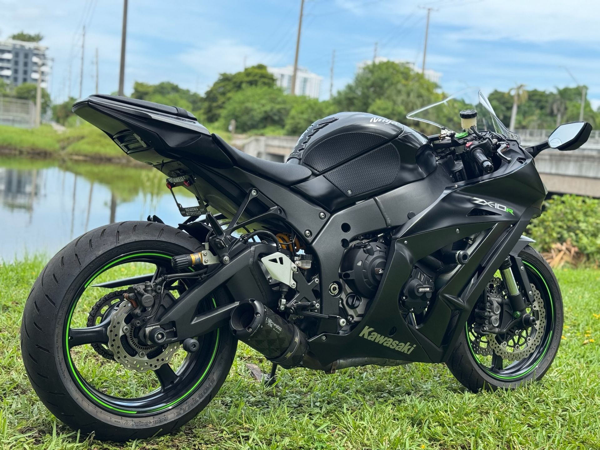 Used 2015 Kawasaki Ninja® ZX™-10R Metallic Matte Carbon