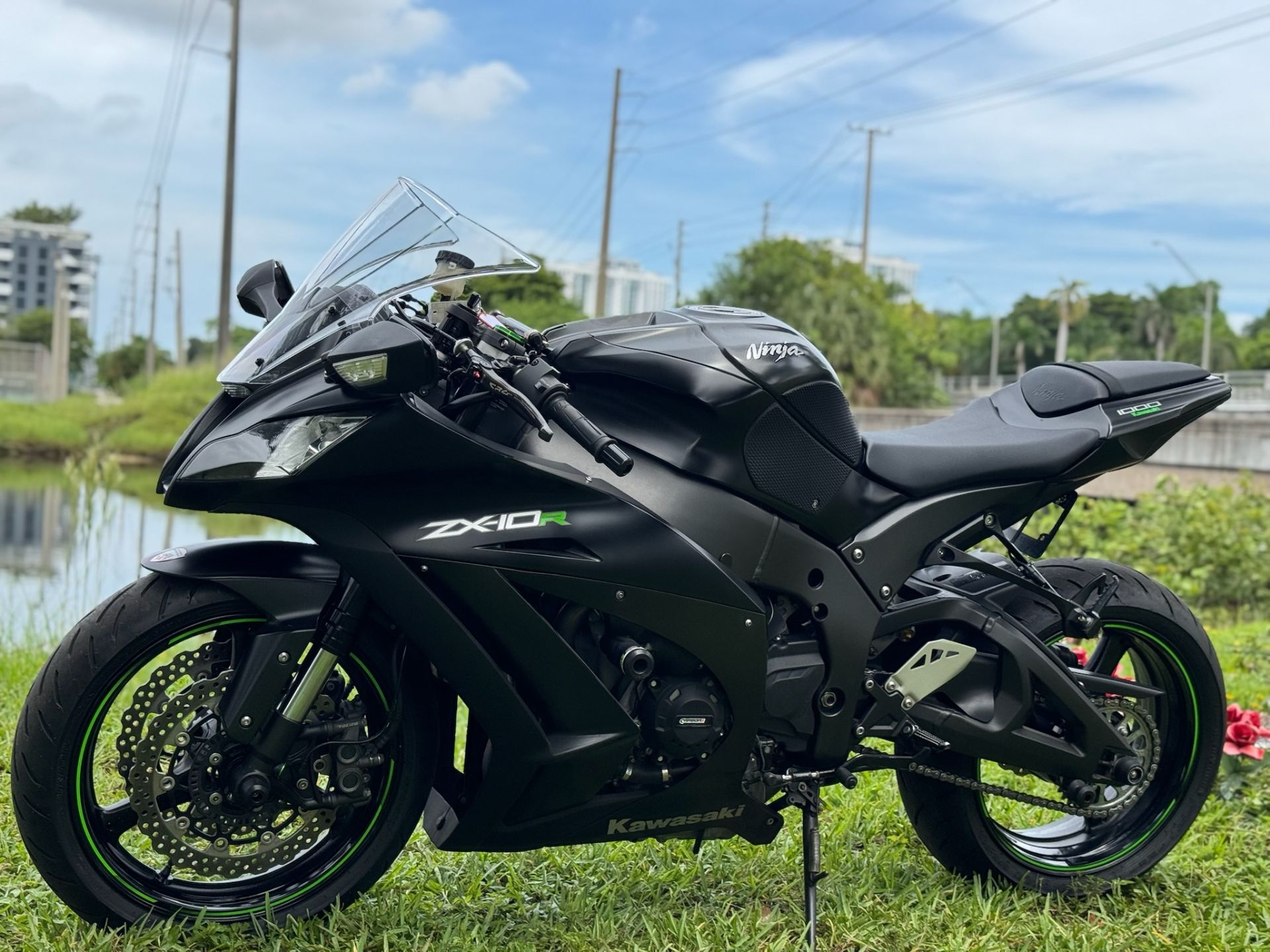 Used 2015 Kawasaki Ninja® ZX™-10R Metallic Matte Carbon