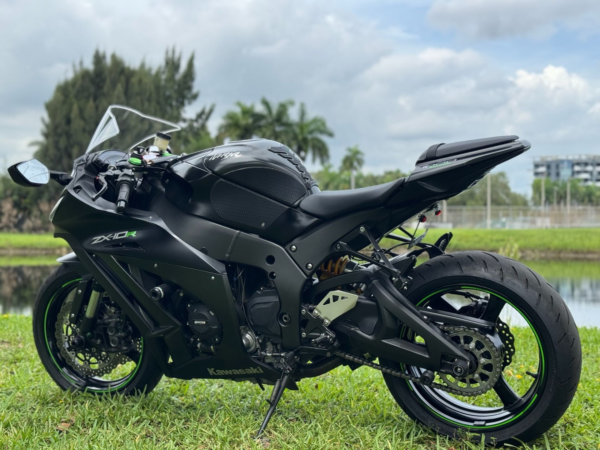 Used 2015 Kawasaki Ninja® ZX™-10R Metallic Matte Carbon
