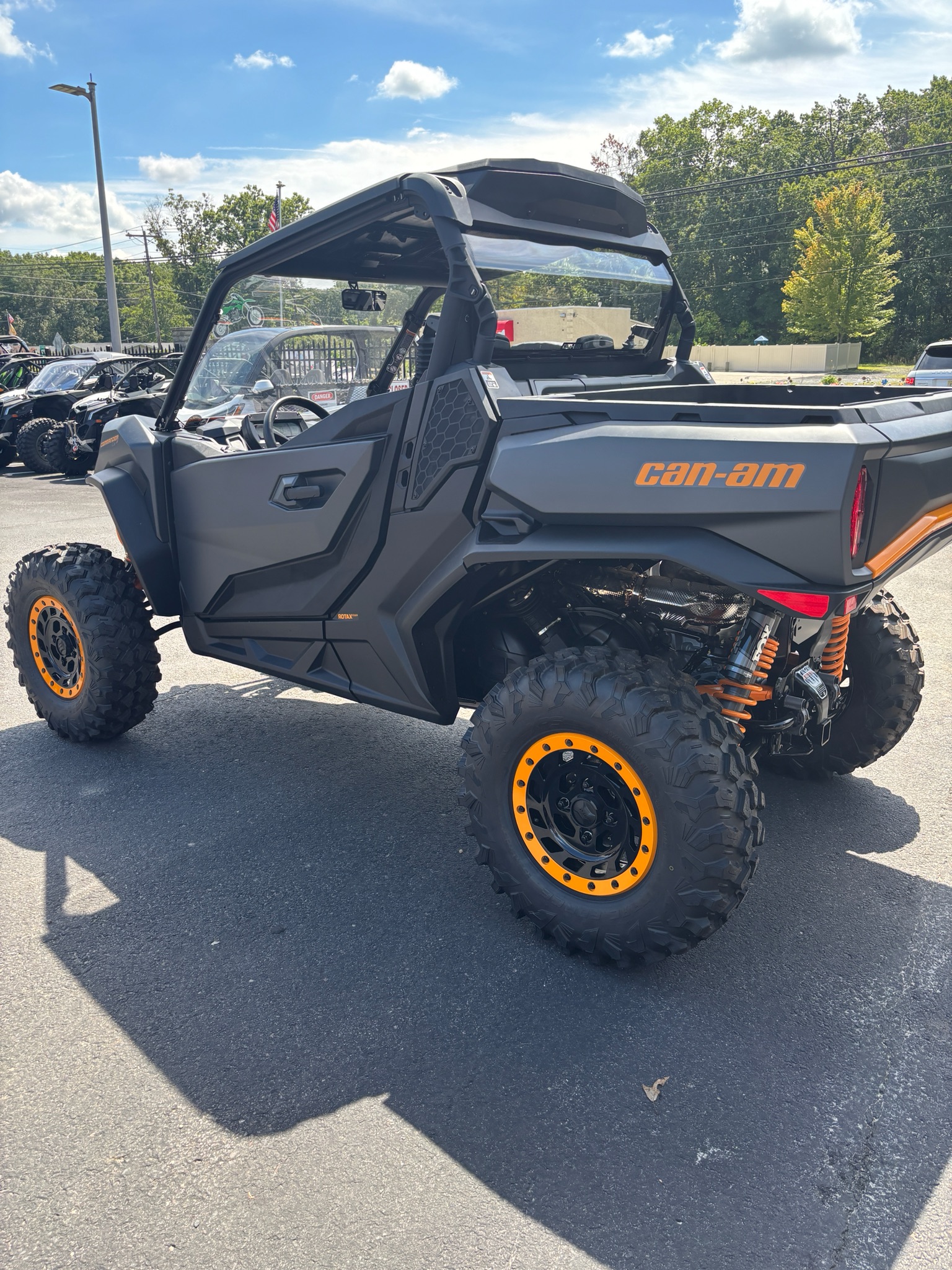 2026 Can-Am™ Commander XT-P 8