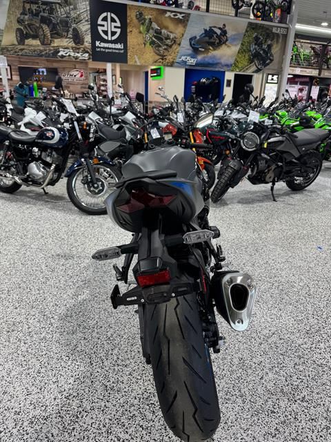 ゲイリー New 2025 Gravely USA Pro-Turn ZX 52 in. Kawasaki FX691V 22 hp