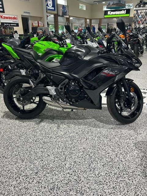 2026 Kawasaki Ninja® 650 2