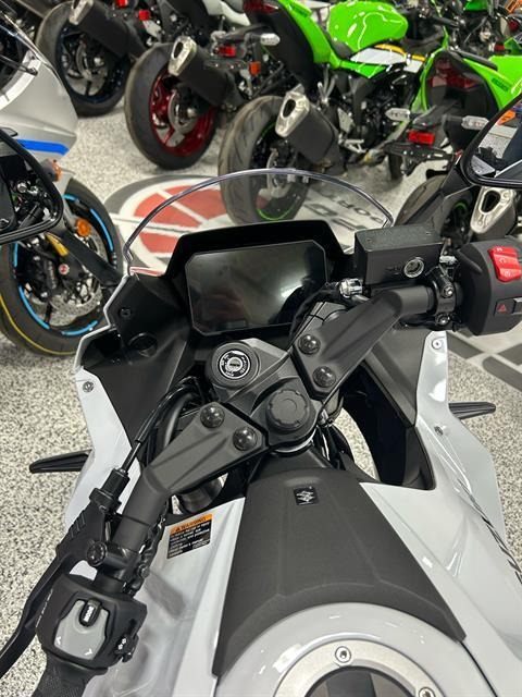 2026 Suzuki GSX-8R 4