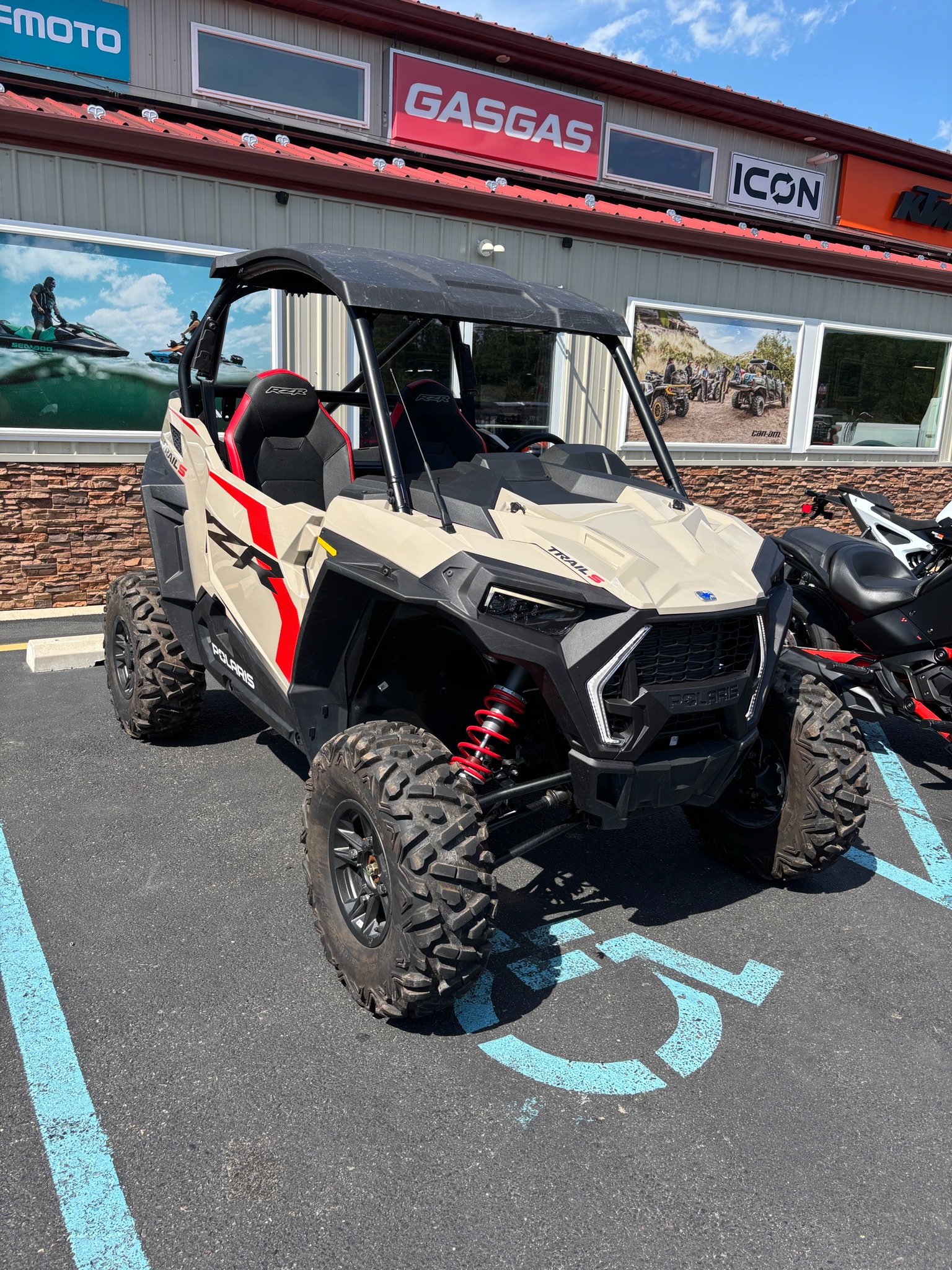 2026 Polaris RZR photo 7