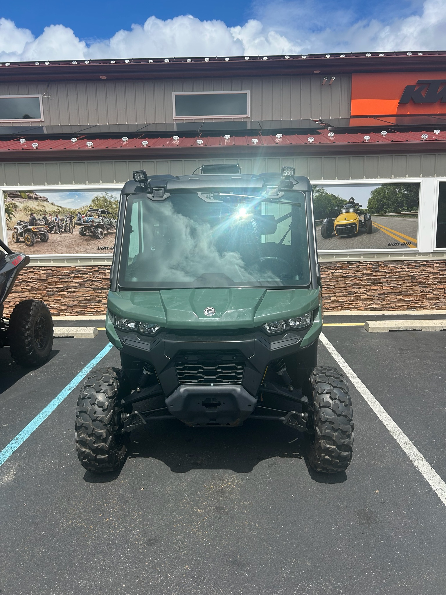 2024 Can-Am™ Defender DPS CAB 2