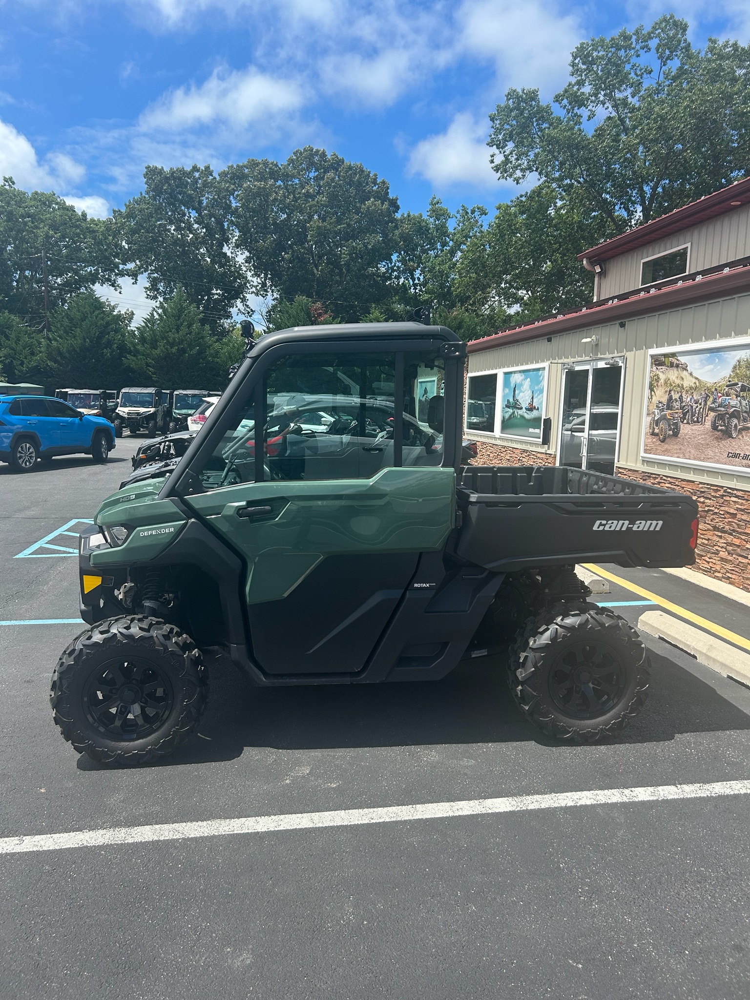 2024 Can-Am™ Defender DPS CAB 4
