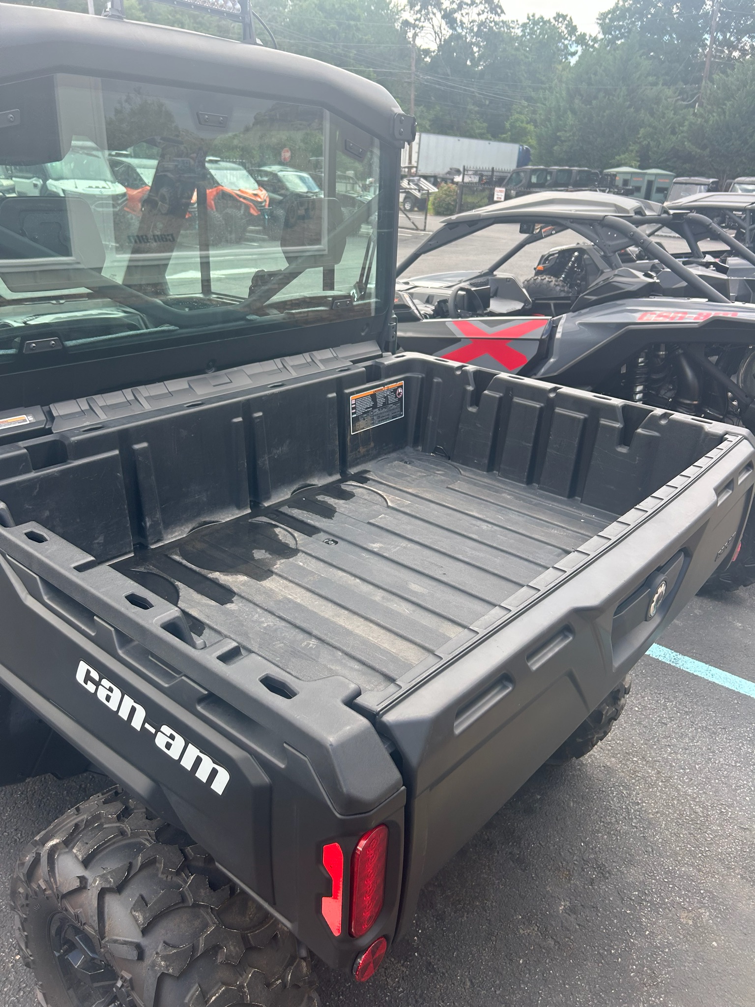 2024 Can-Am™ Defender DPS CAB 9