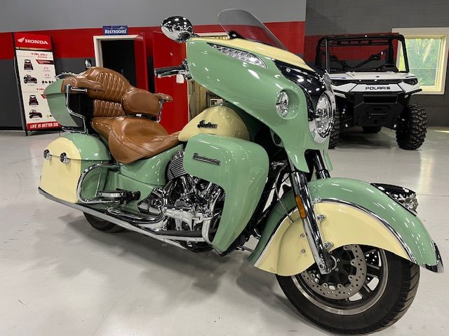 2017 Indian Motorcycle Roadmaster® Motorcycles Brilliant Ohio KC1868HA