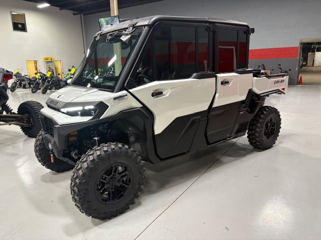 2026 Can-Am™ Defender MAX Limited HD11 2