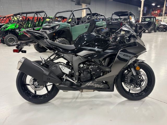 2026 Kawasaki Ninja® ZX-6R 7
