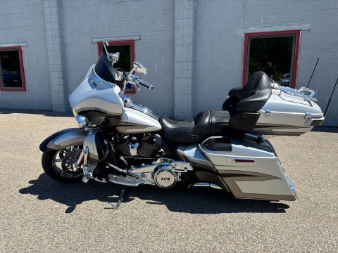 2017 Harley-Davidson CVO™ Limited Motorcycles Brilliant Ohio X2125