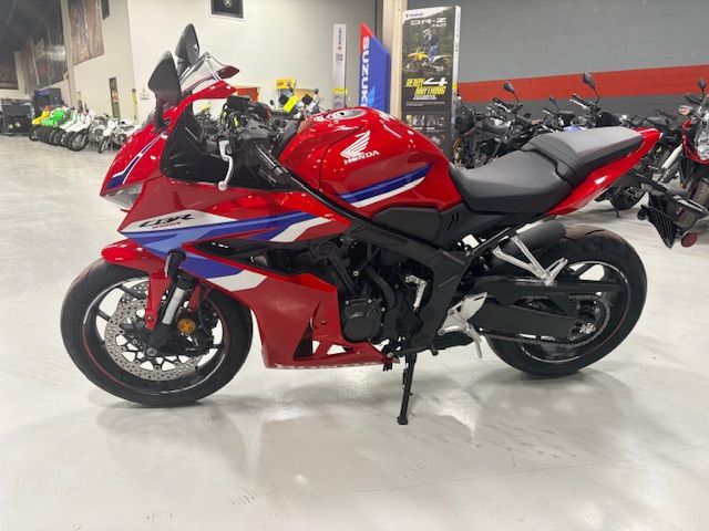 2026 Honda CBR650R E-Clutch 3