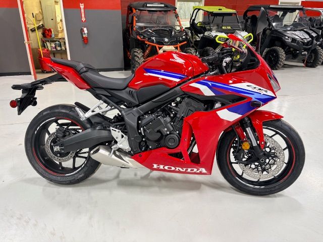 2026 Honda CBR650R E-Clutch 9