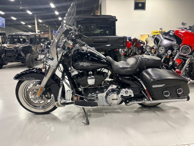2011 Harley-Davidson Road King® Classic 4