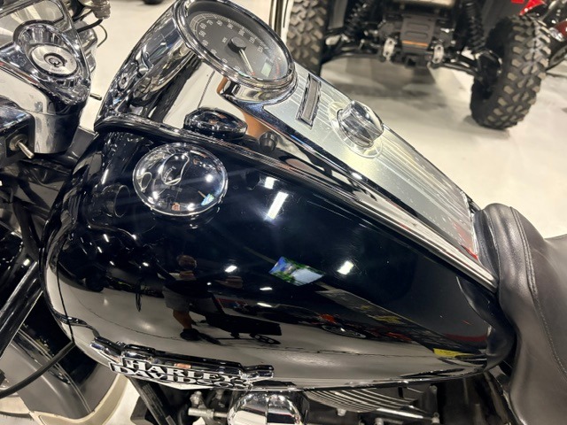 2011 Harley-Davidson Road King® Classic 5