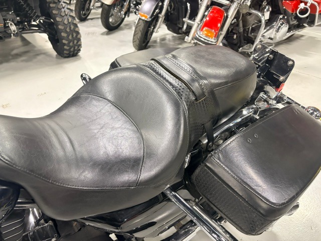 2011 Harley-Davidson Road King® Classic 6