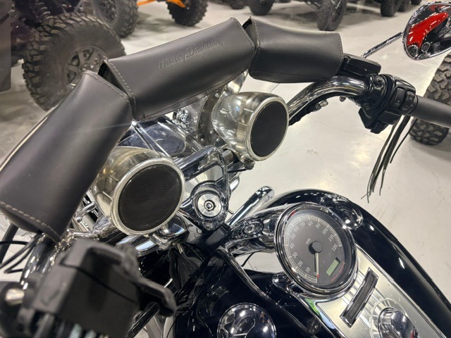 2011 Harley-Davidson Road King® Classic 7