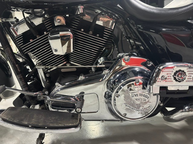 2014 Harley-Davidson Road King® 8