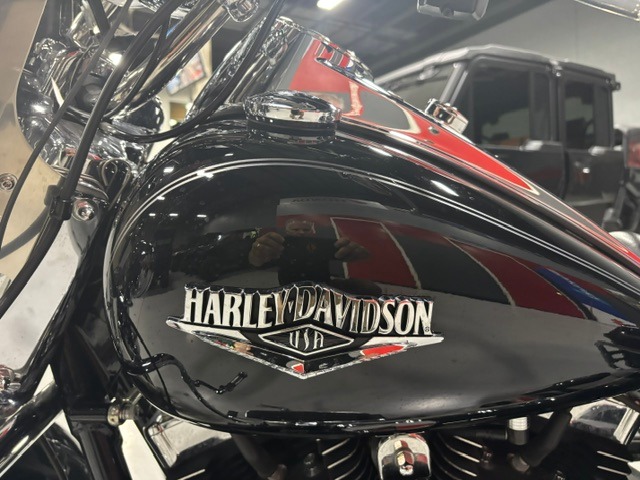 2014 Harley-Davidson Road King® 11