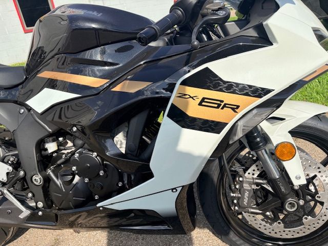2026 Kawasaki Ninja® ZX-6R 3