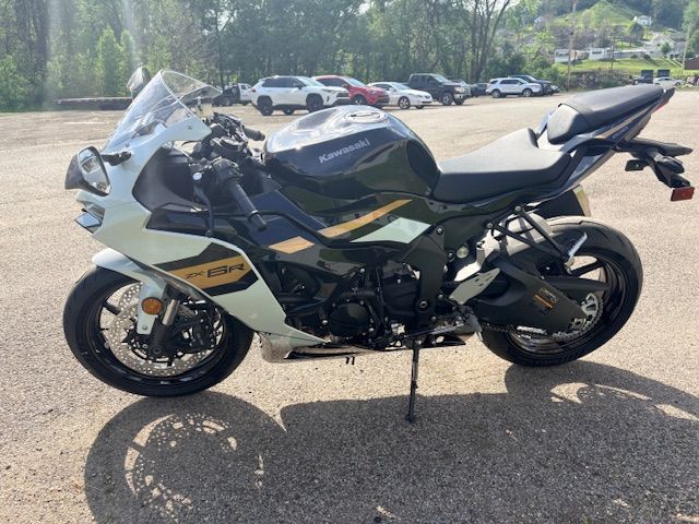 2026 Kawasaki Ninja® ZX-6R 7
