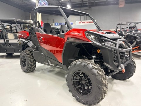 2026 Can-Am Commander XT 700