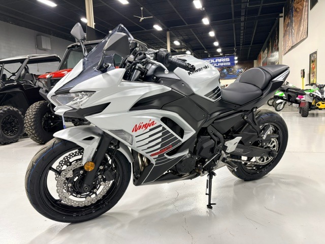 2026 Kawasaki Ninja® 650 ABS 1