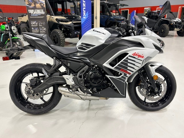 2026 Kawasaki Ninja® 650 ABS 5