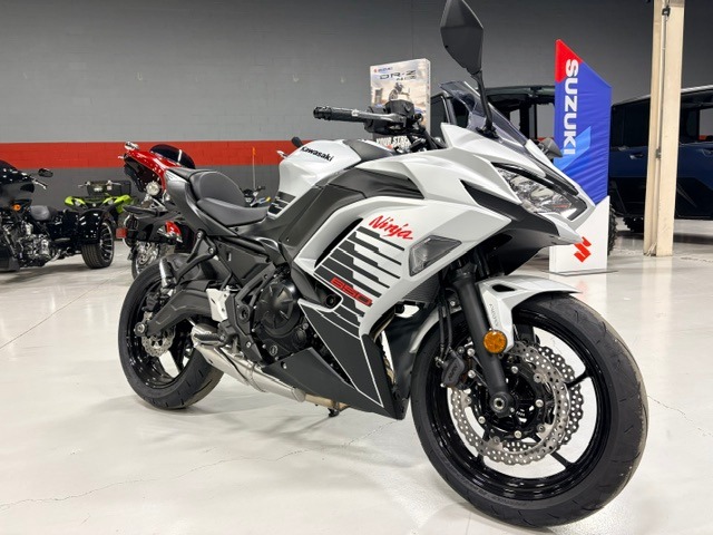2026 Kawasaki Ninja® 650 ABS 6