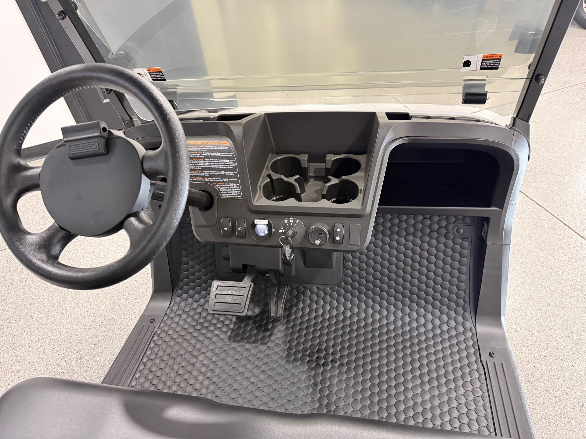 2026 E-Z-GO RXV 2 Freedom ELiTE Lithium in Hawarden, Iowa - Photo 2