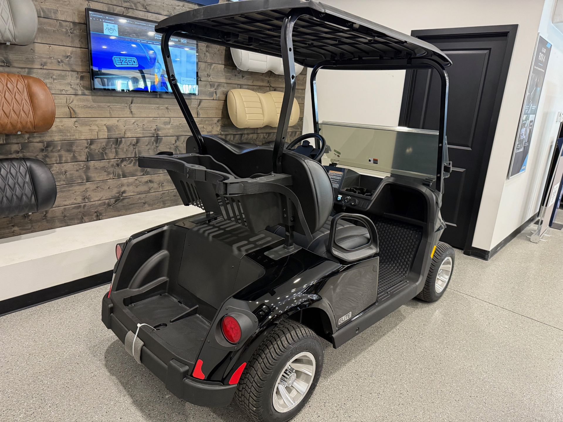 2026 E-Z-GO Freedom RXV ELiTE Lithium in Hawarden, Iowa - Photo 4