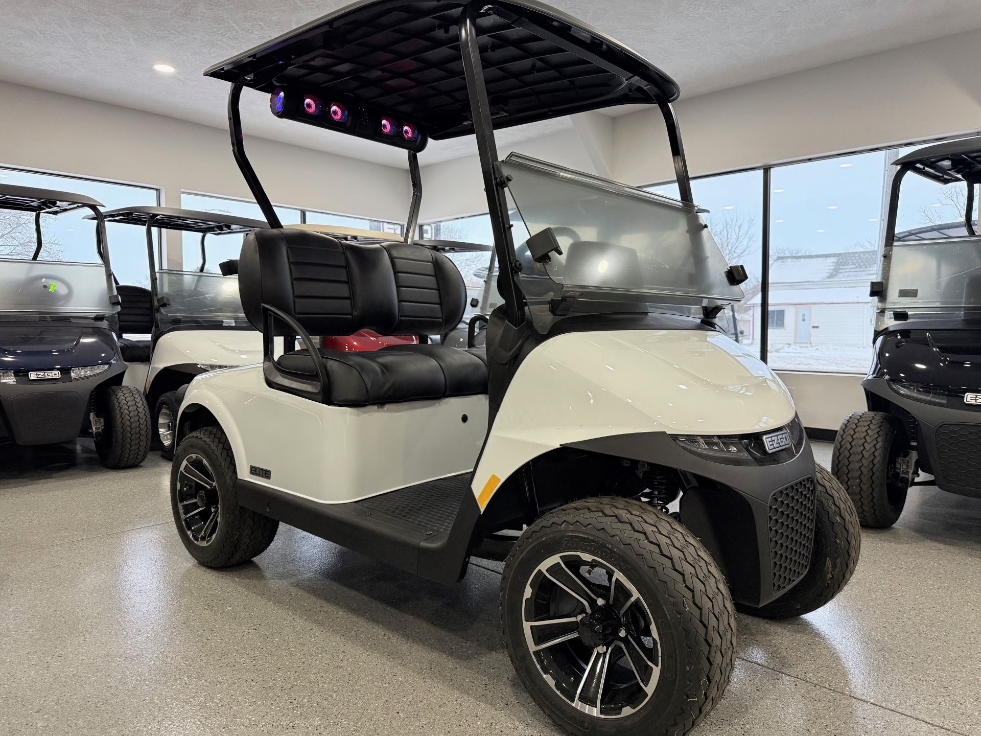 2026 E-Z-GO Freedom RXV ELiTE Lithium in Hawarden, Iowa - Photo 2