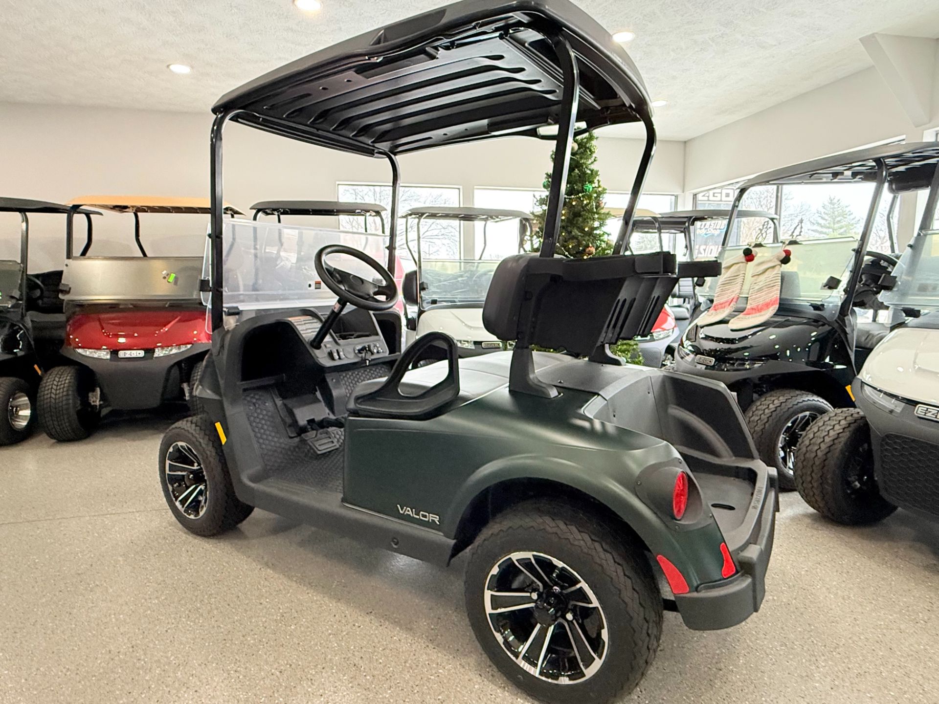 2025 E-Z-GO Valor 2 EFI in Hawarden, Iowa - Photo 2