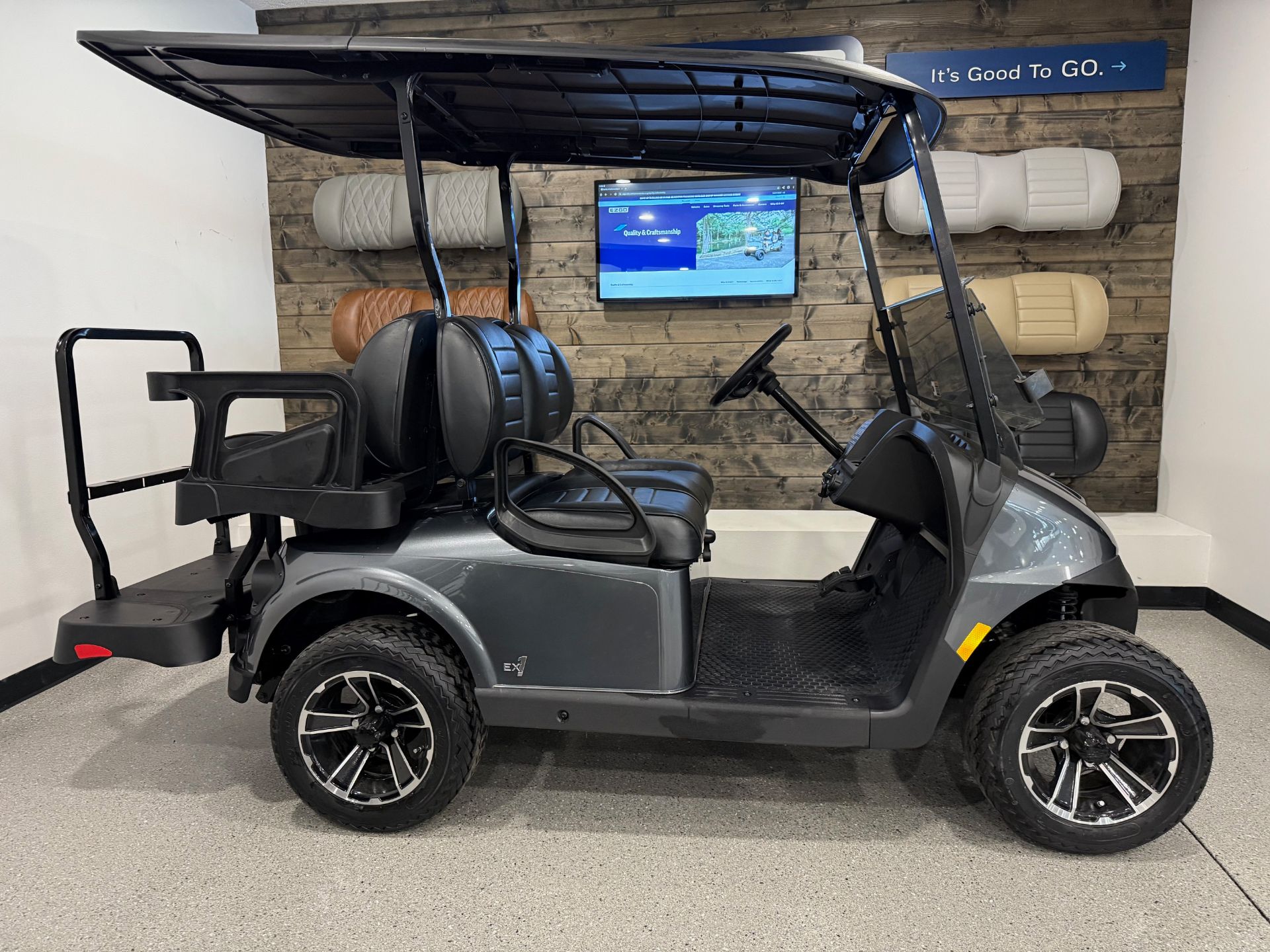 2025 E-Z-GO Freedom RXV 2+2 EX1 in Hawarden, Iowa - Photo 1