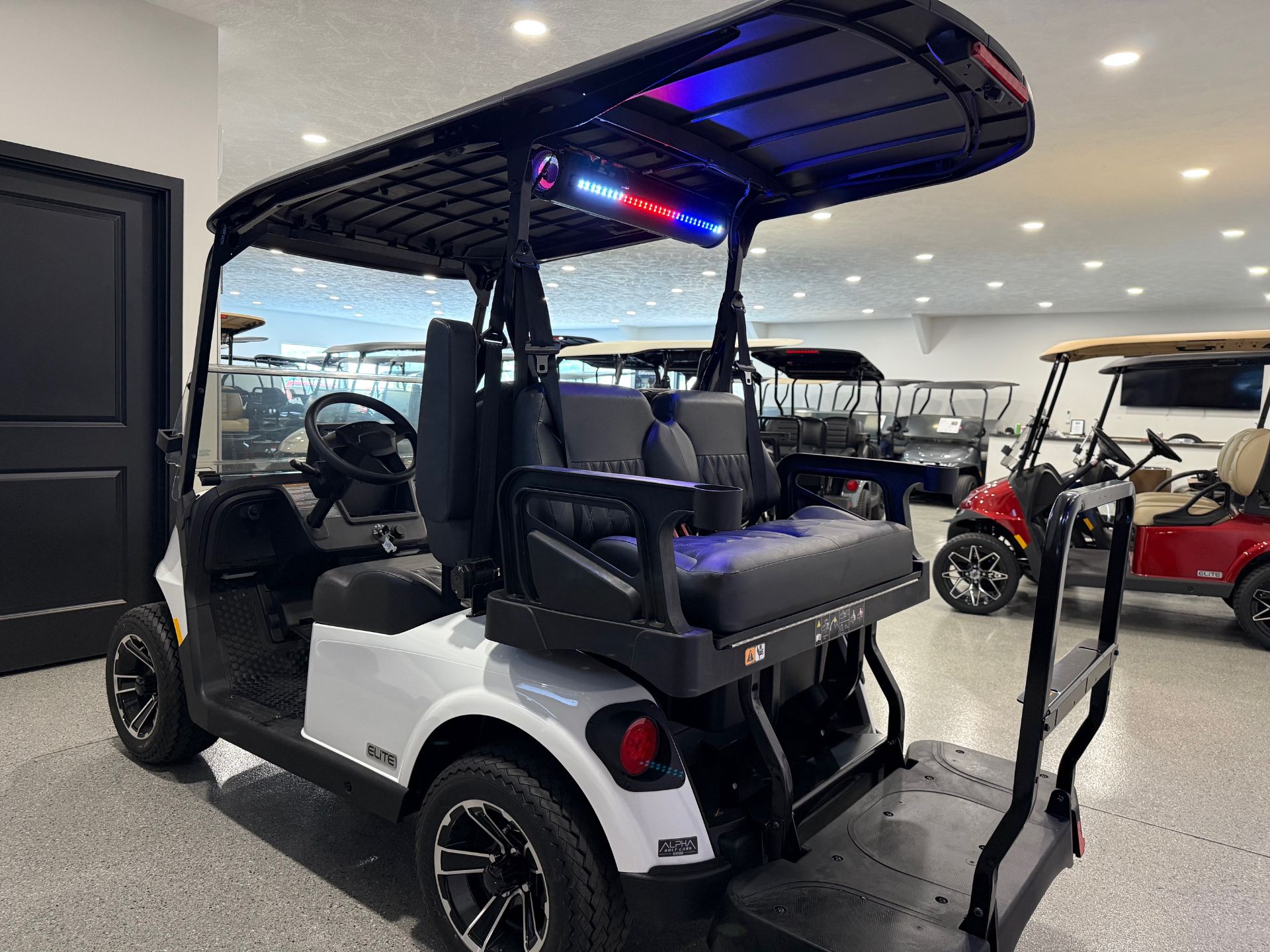 2026 E-Z-GO RXV 4 Touring STL 2.2 ELiTE in Hawarden, Iowa - Photo 3