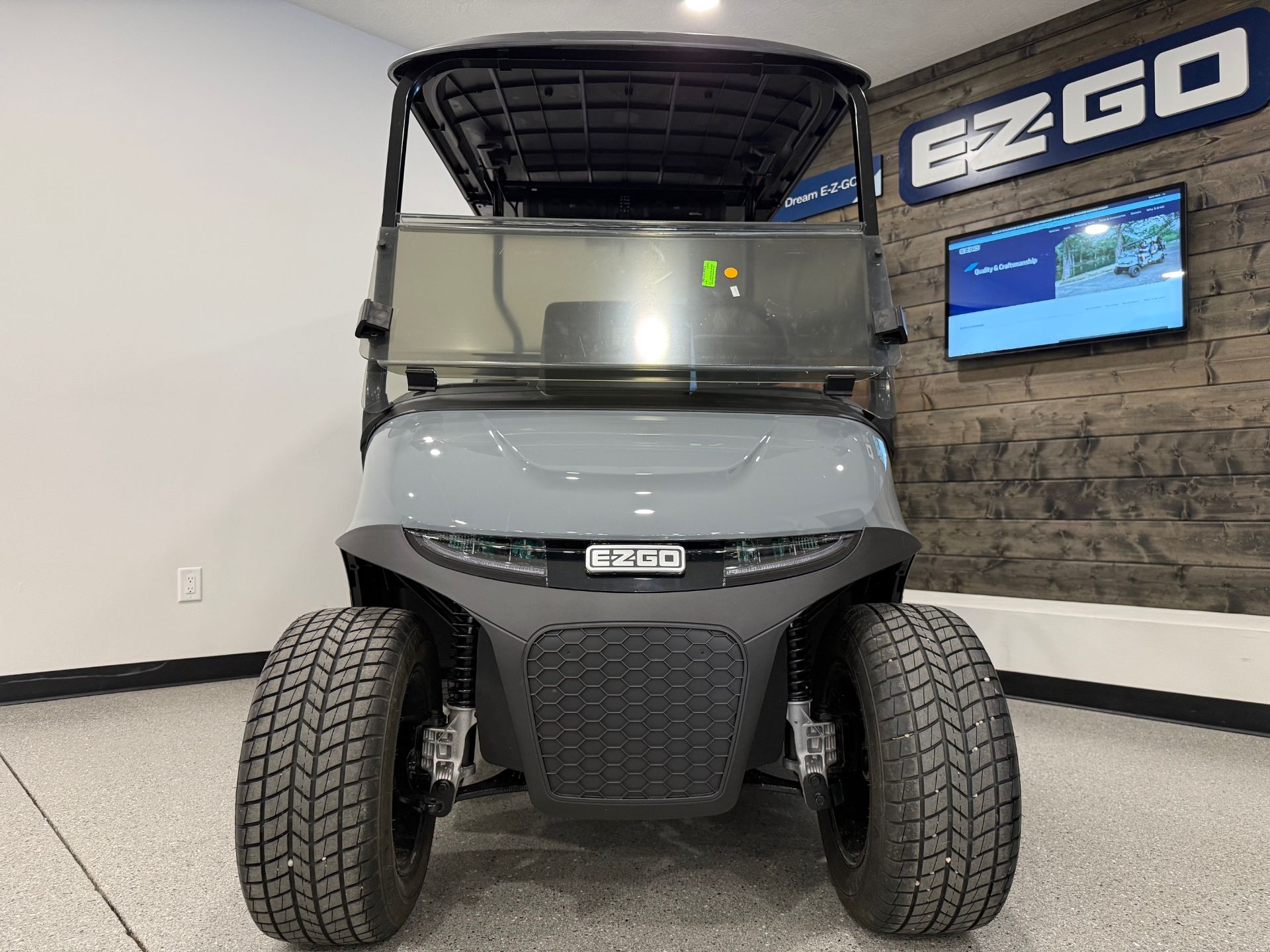 2026 E-Z-GO RXV 4 Touring ST 2.2 ELiTE in Hawarden, Iowa - Photo 4