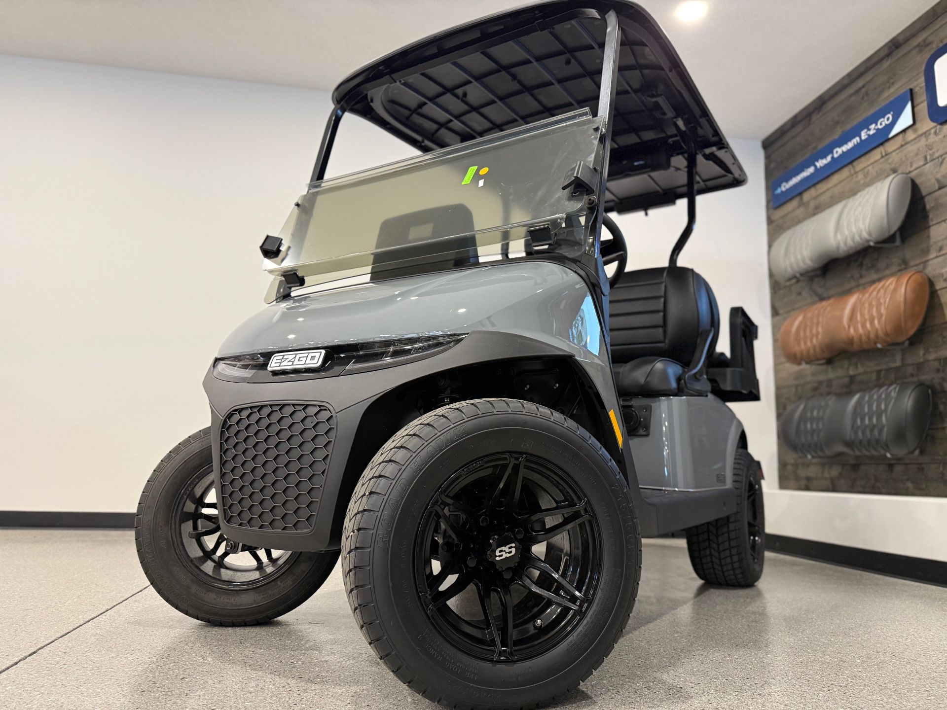 2026 E-Z-GO RXV 4 Touring ST 2.2 ELiTE in Hawarden, Iowa - Photo 5