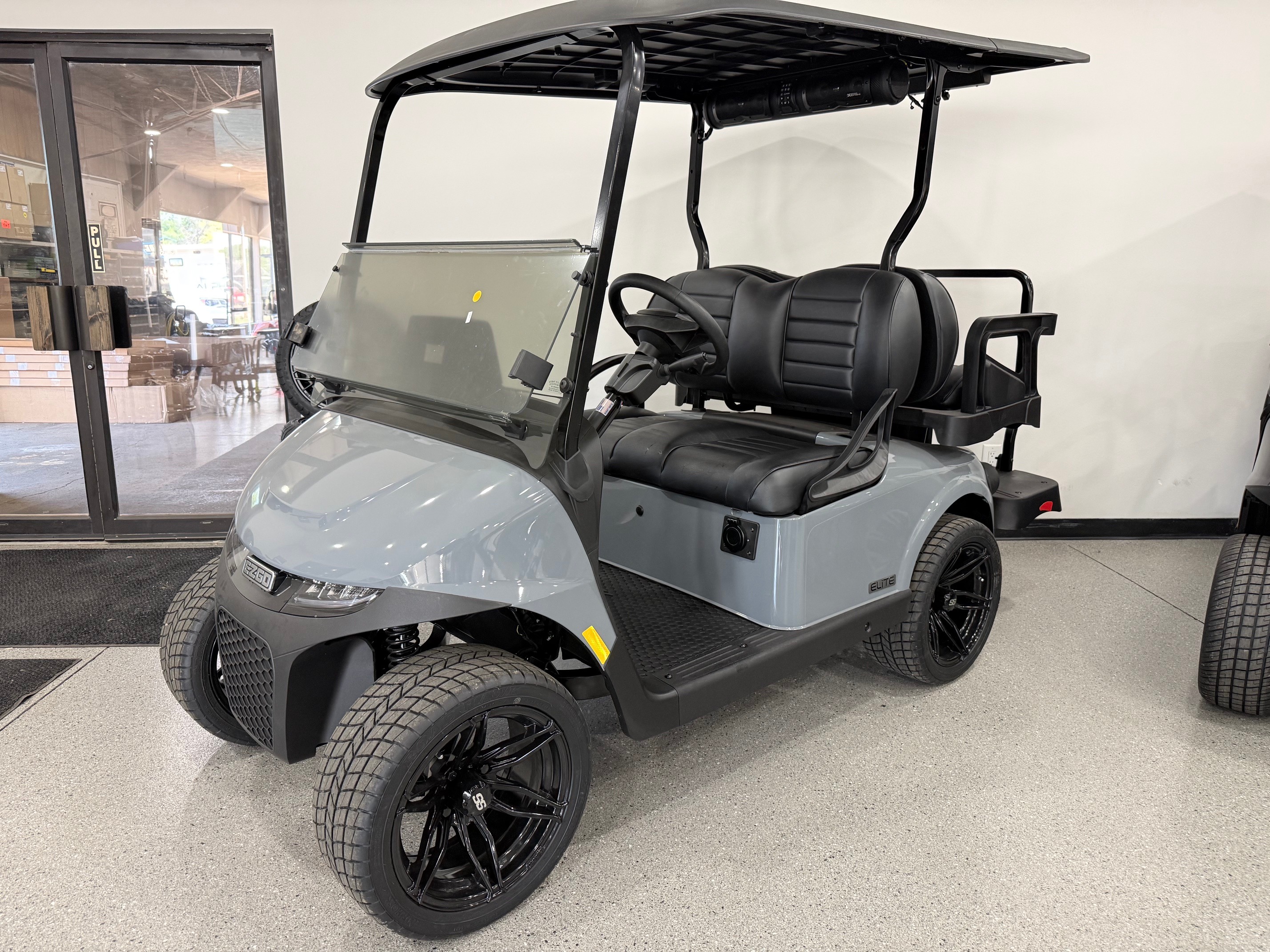 2026 EZGO RXV photo 4