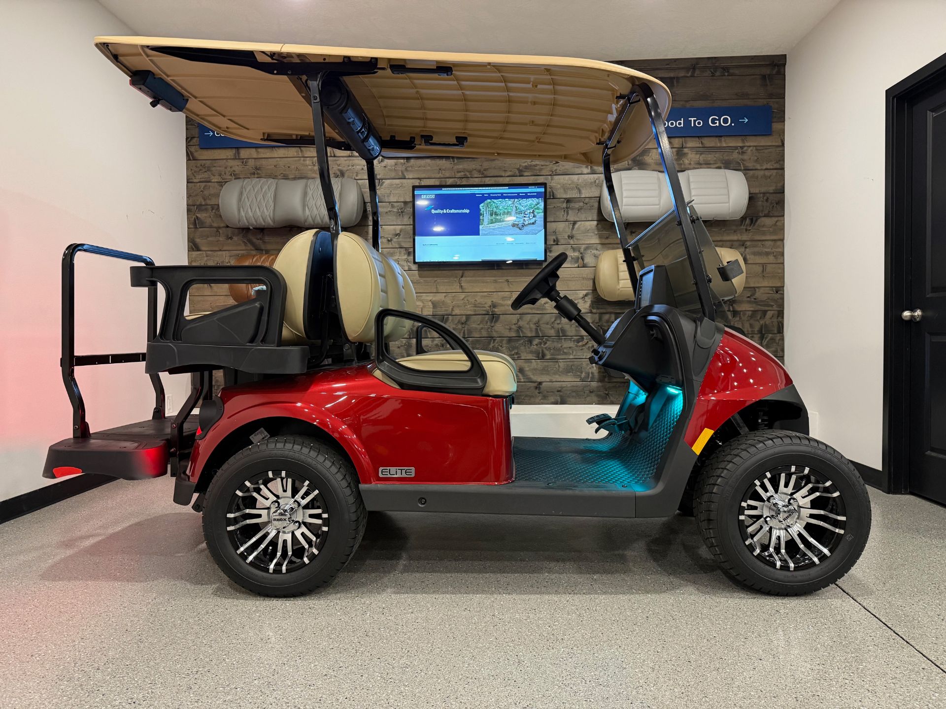 2026 E-Z-GO RXV 4 Touring ST 2.2 ELiTE in Hawarden, Iowa - Photo 1