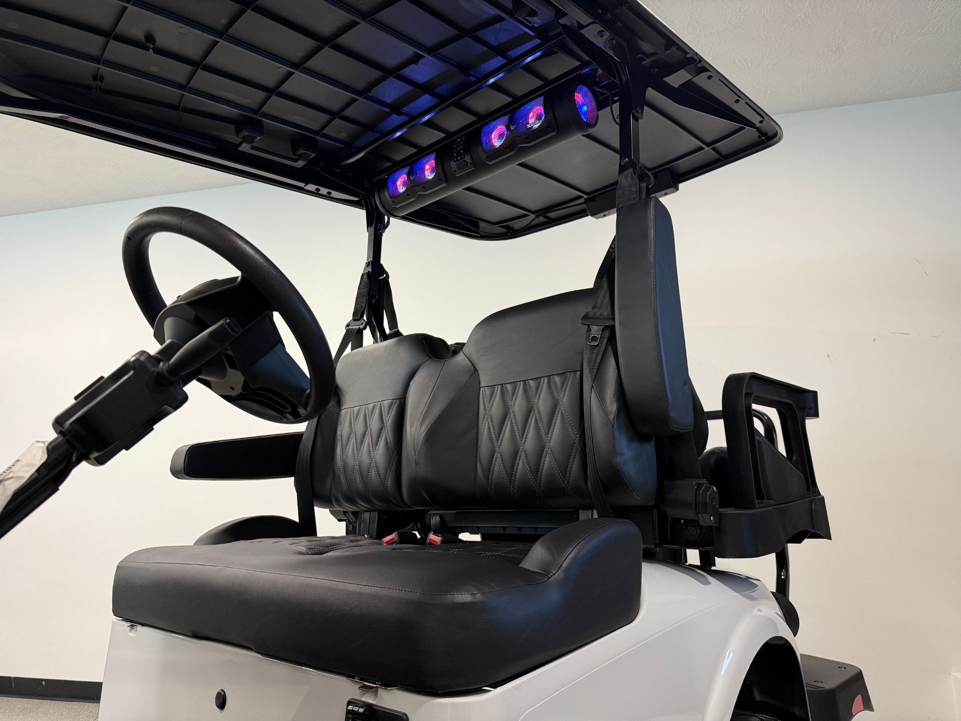 2026 E-Z-GO RXV 4 Summit XTL 4.2 ELiTE in Hawarden, Iowa - Photo 3