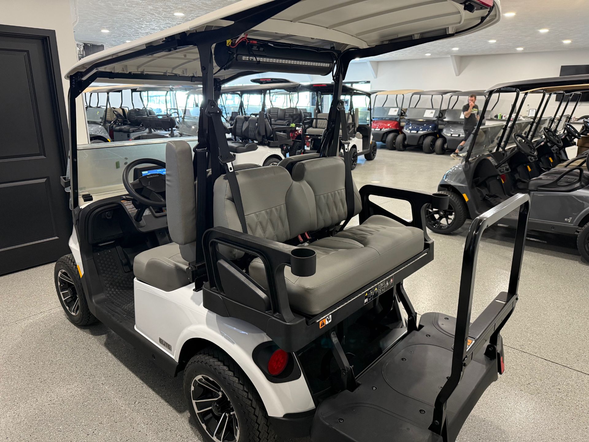 2026 E-Z-GO RXV 4 Touring STL 2.2 ELiTE in Hawarden, Iowa - Photo 3