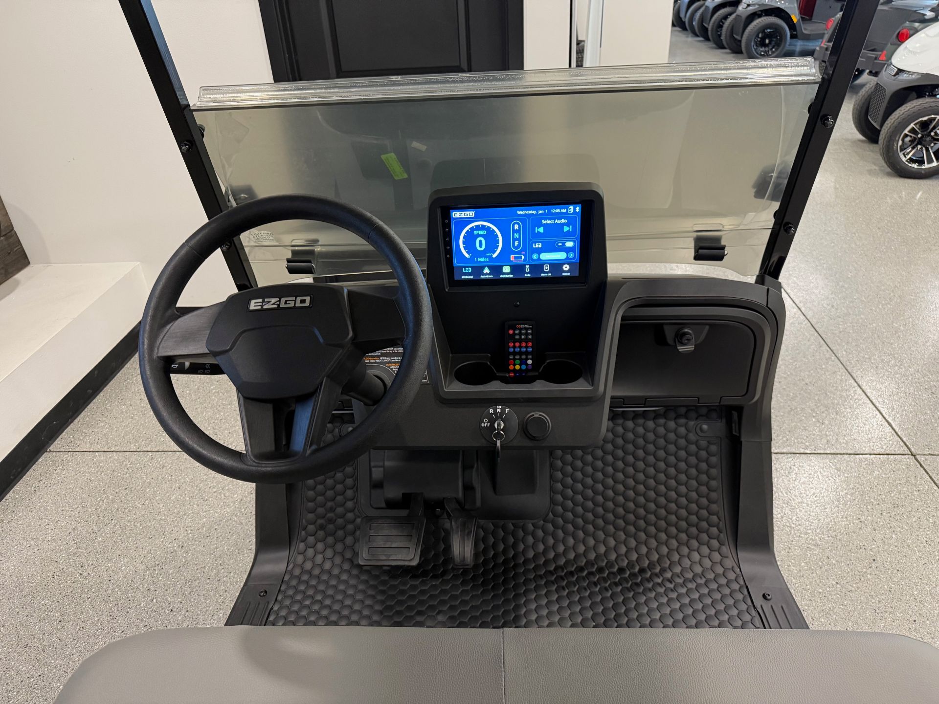 2026 E-Z-GO RXV 4 Touring STL 2.2 ELiTE in Hawarden, Iowa - Photo 4