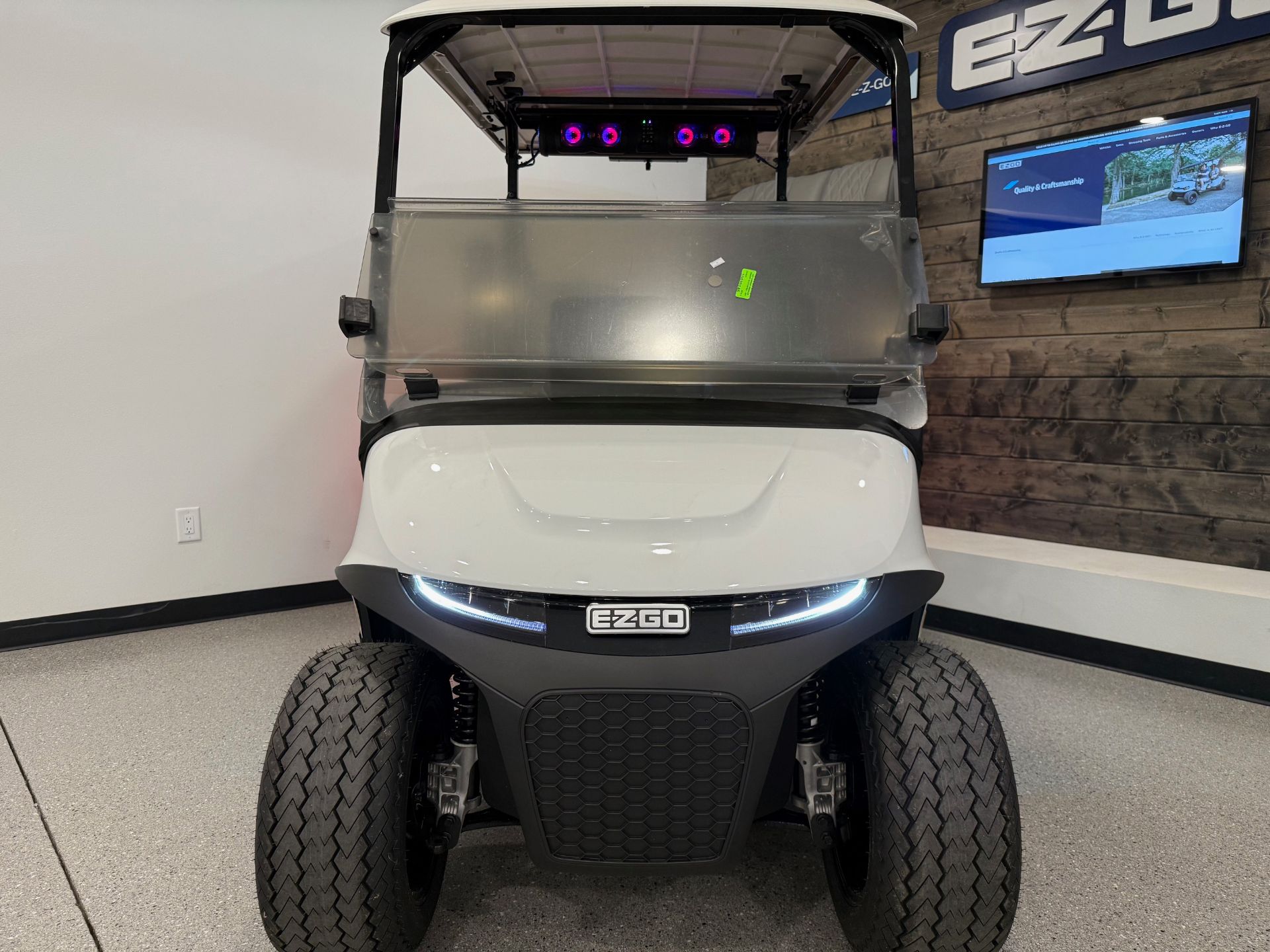 2026 E-Z-GO RXV 4 Touring STL 2.2 ELiTE in Hawarden, Iowa - Photo 6