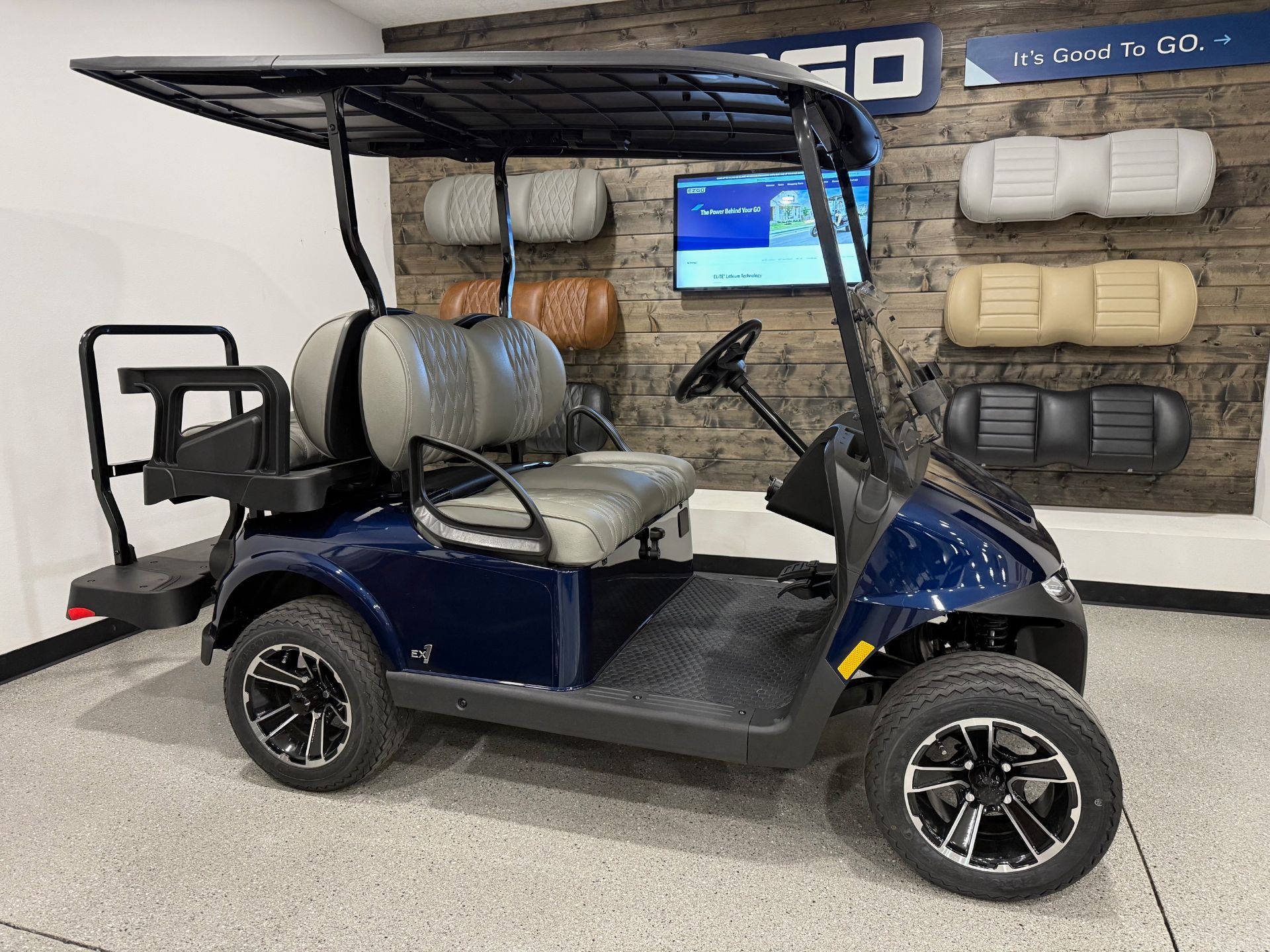 2025 E-Z-GO Freedom RXV 2+2 EX1 in Hawarden, Iowa - Photo 1