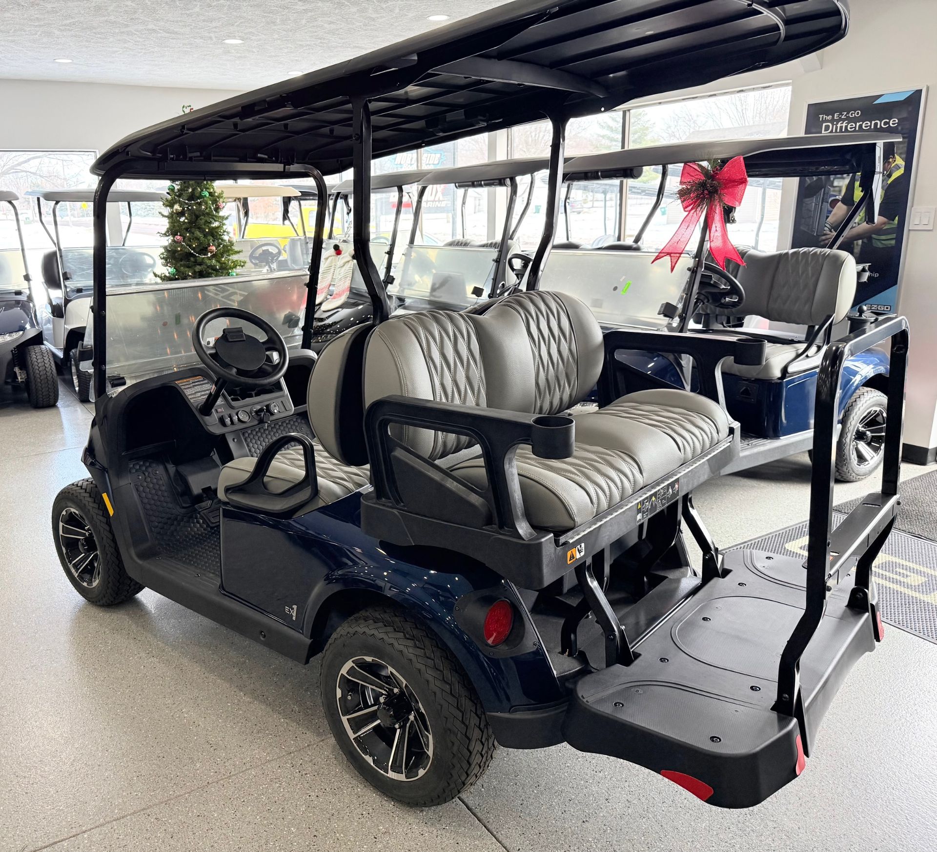 2025 E-Z-GO Freedom RXV 2+2 EX1 in Hawarden, Iowa - Photo 2