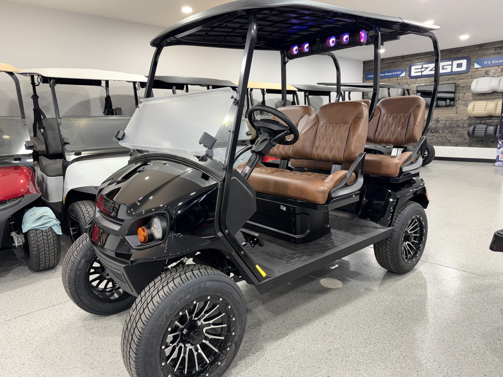 2026 E-Z-GO Liberty Summit XTL 4.2 ELiTE in Hawarden, Iowa - Photo 2