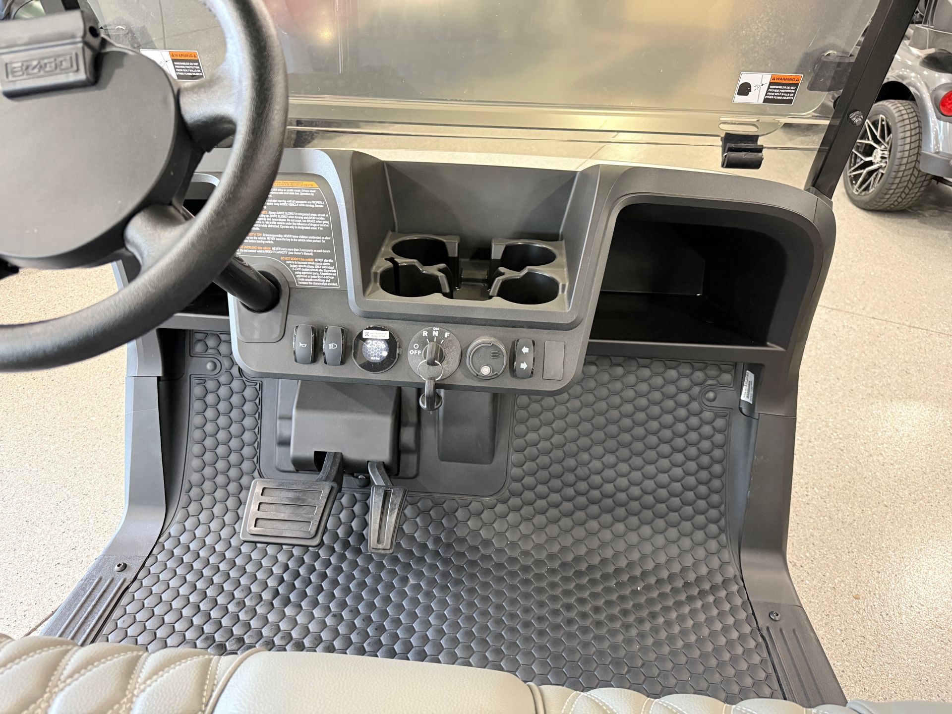 2026 E-Z-GO Freedom RXV ELiTE 2.2 in Hawarden, Iowa - Photo 3