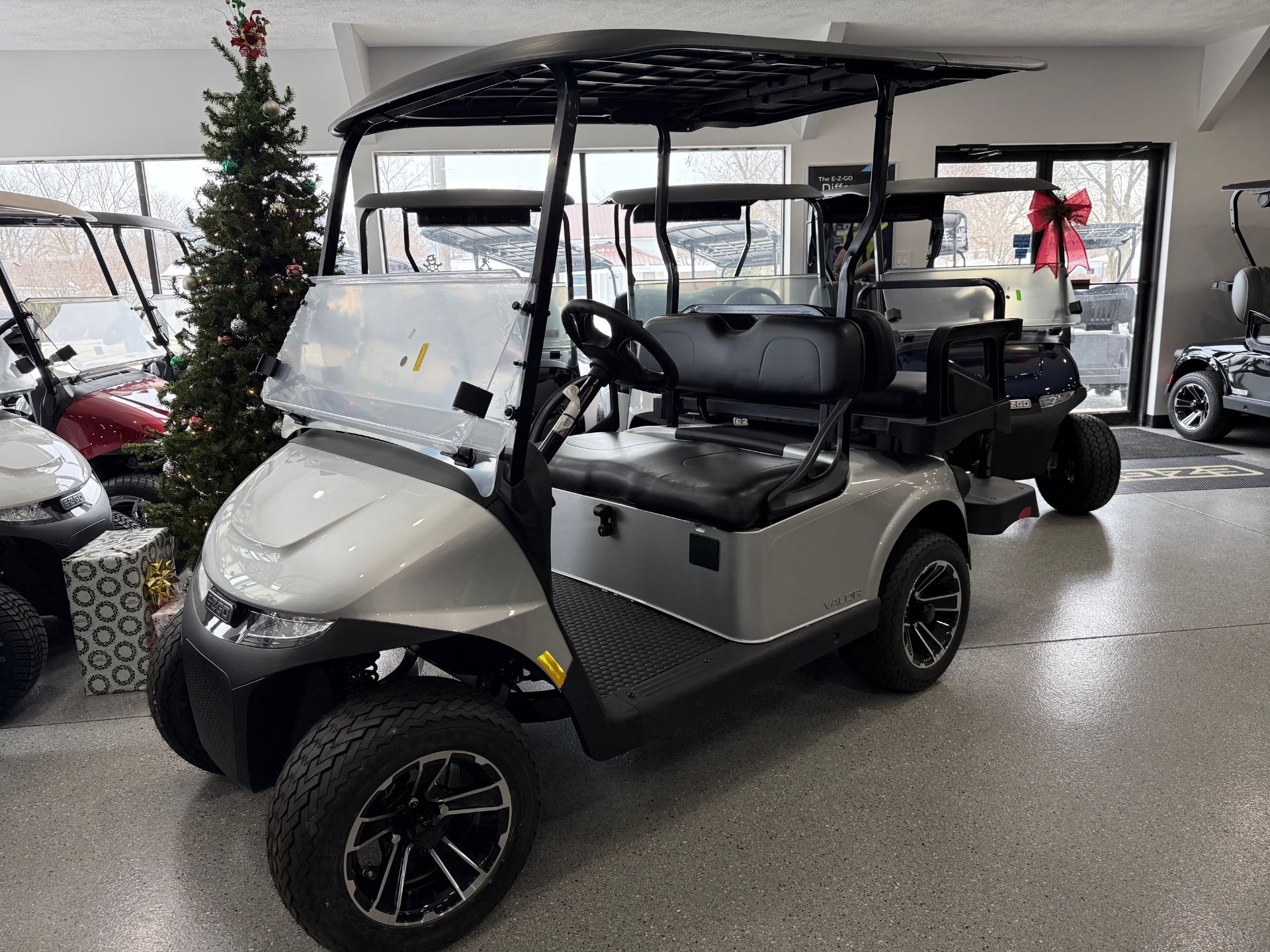 2025 E-Z-GO Valor 4 EFI in Hawarden, Iowa - Photo 1