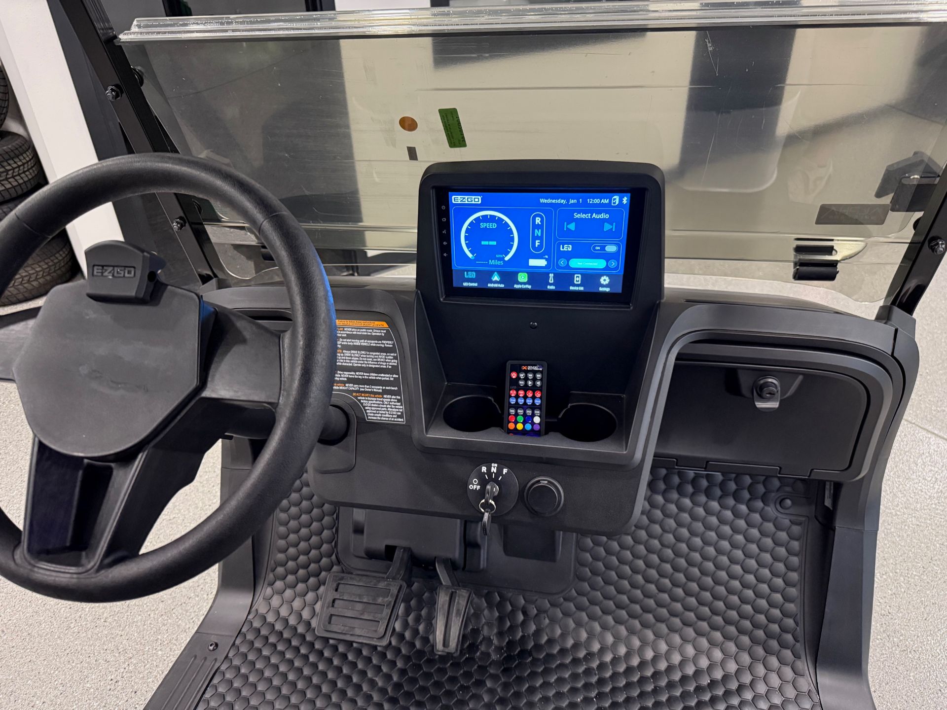 2026 E-Z-GO RXV 4 Touring STL 2.2 ELiTE in Hawarden, Iowa - Photo 3